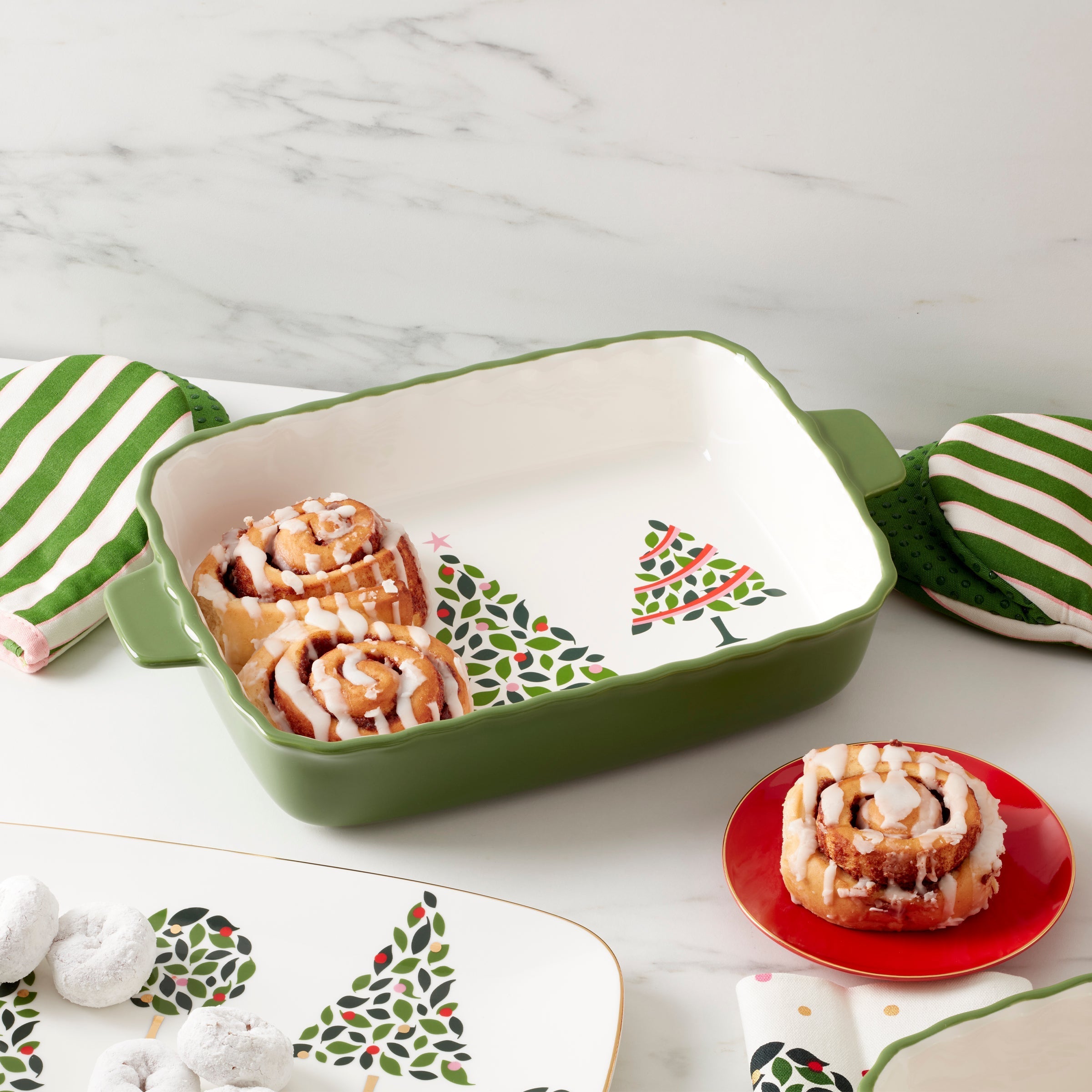 Lenox Fine Lenox Fine Evergreen Rectangular Scallop Baking Dish - Image 4