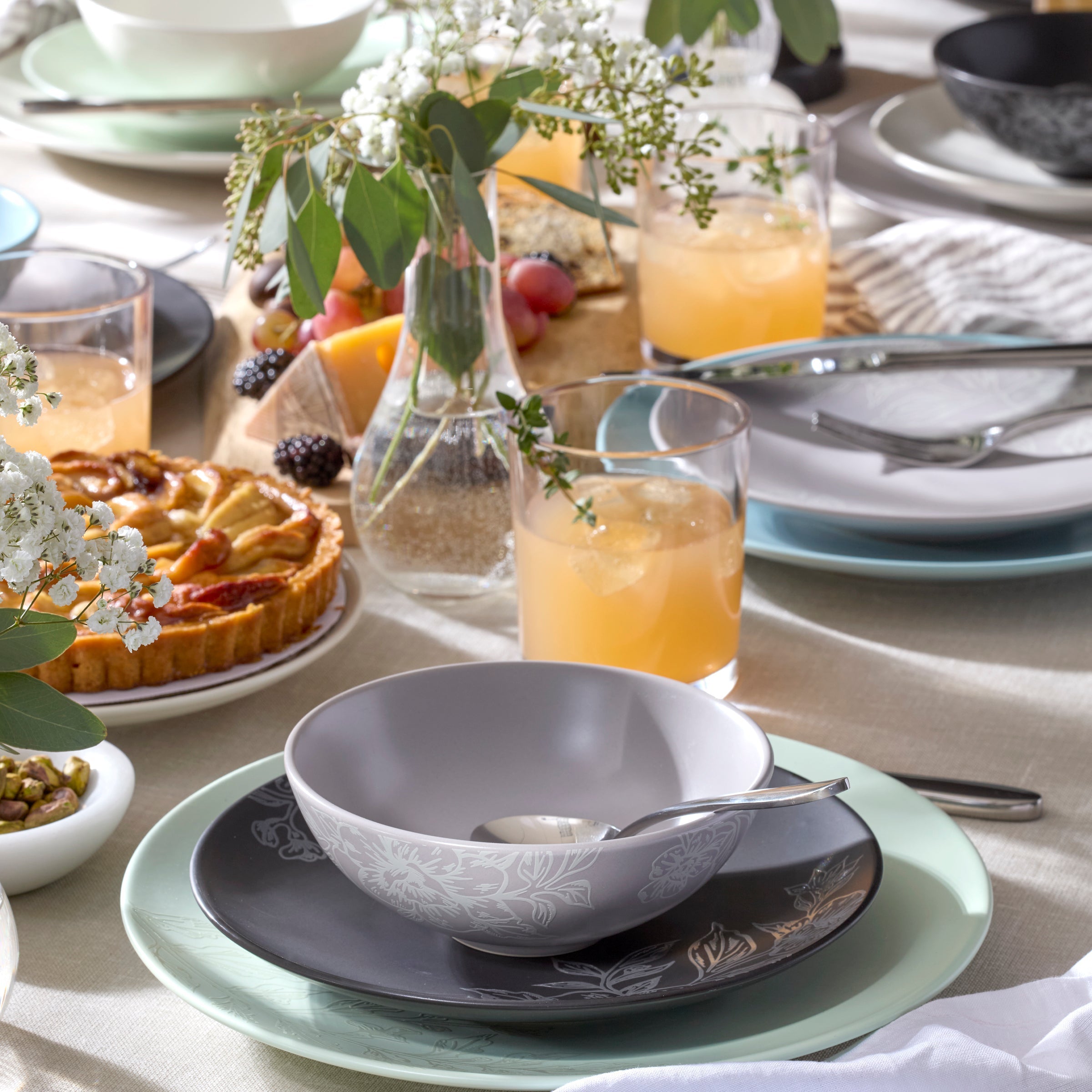 Lenox Fine Lenox Fine Roseto White 12-Piece Dinnerware Set - Image 8