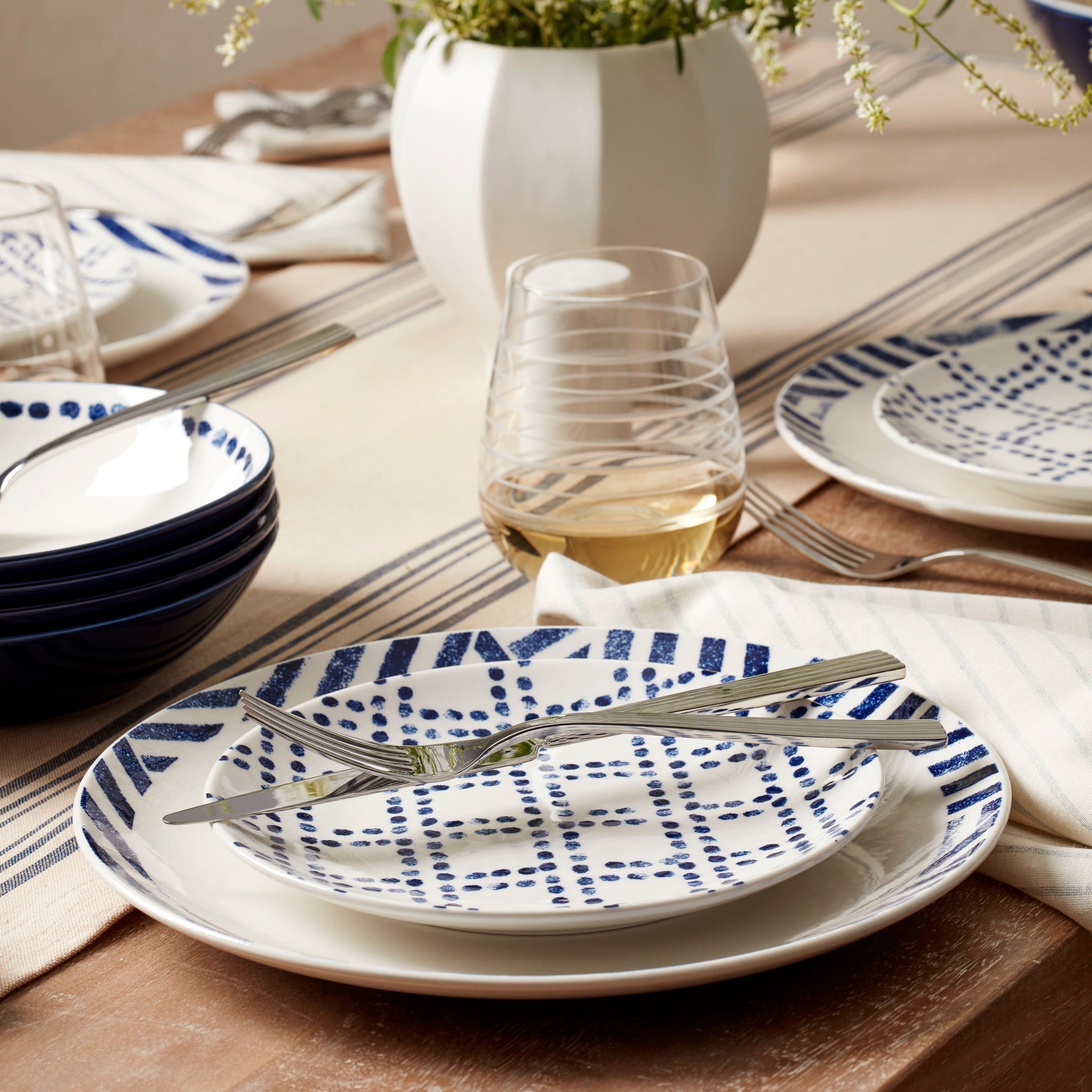 Lenox Fine Lenox Fine Harbour 12-Piece Dinnerware Set - Image 10