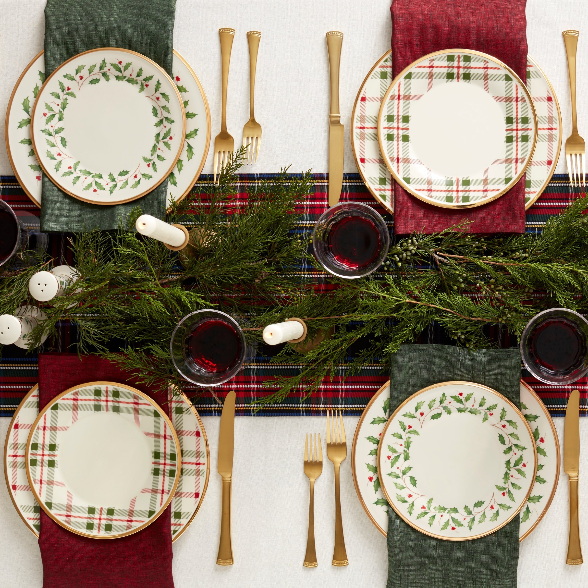 Lenox Fine Lenox Fine Holiday 12-Piece Plate & Mug Dinnerware Set - Image 3