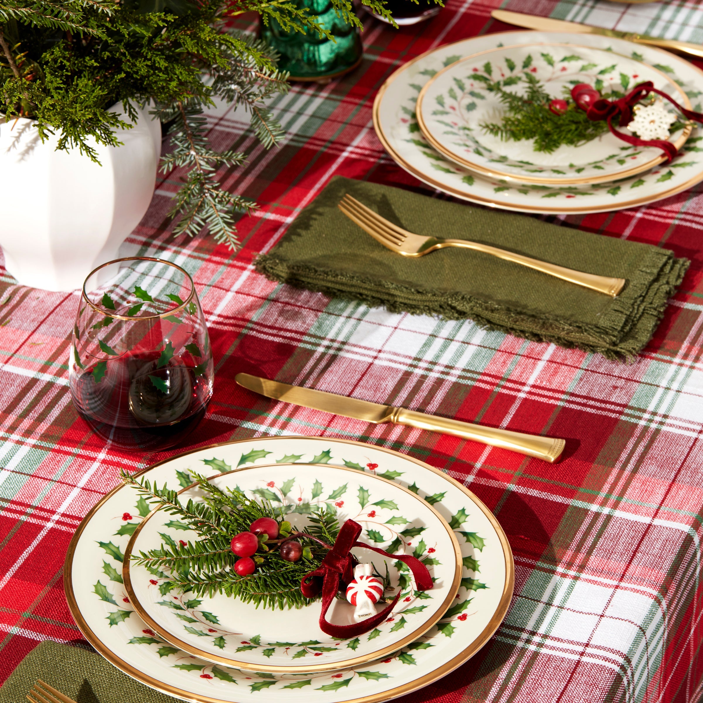 Lenox Fine Lenox Fine Holiday 18-Piece Dinnerware Set - Image 5