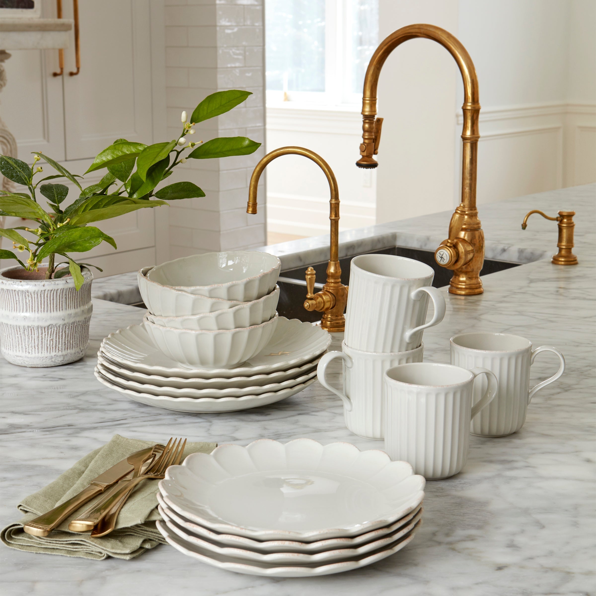 Lenox Fine Lenox Fine French Perle Scallop White 12-Piece Dinnerware Set - Image 6