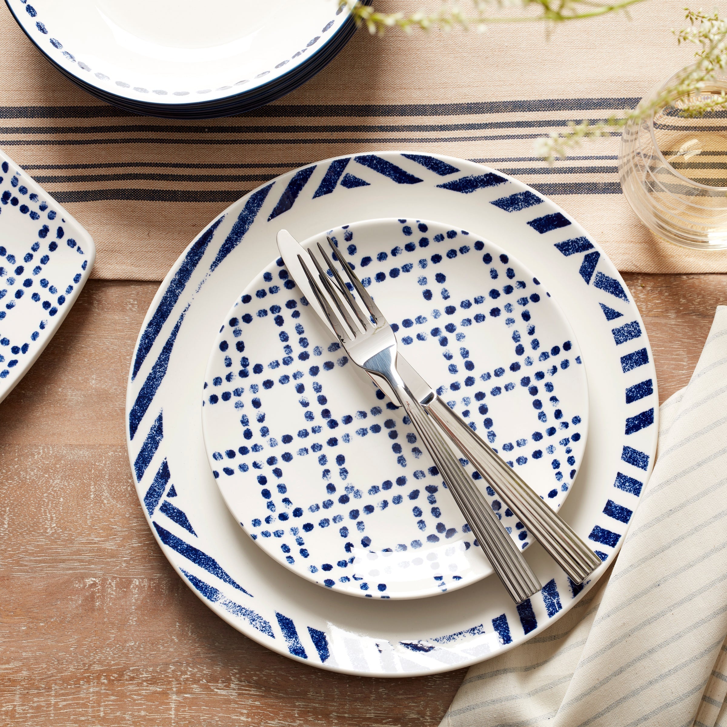 Lenox Fine Lenox Fine Harbour 12-Piece Dinnerware Set - Image 4