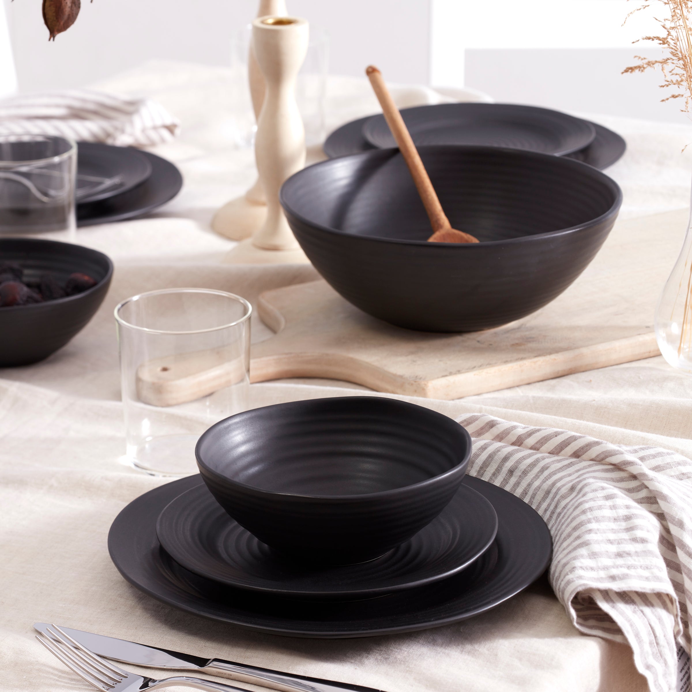 Lenox Fine Lenox Fine Ridge Black 12-Piece Dinnerware Set - Image 3