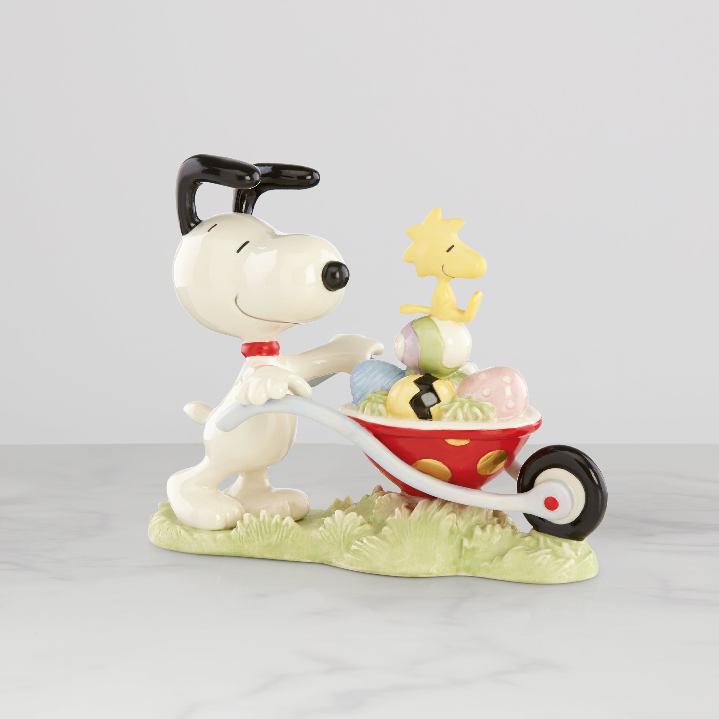 Lenox Fine Lenox Fine Snoopy Easter Egg Delivery Figurine