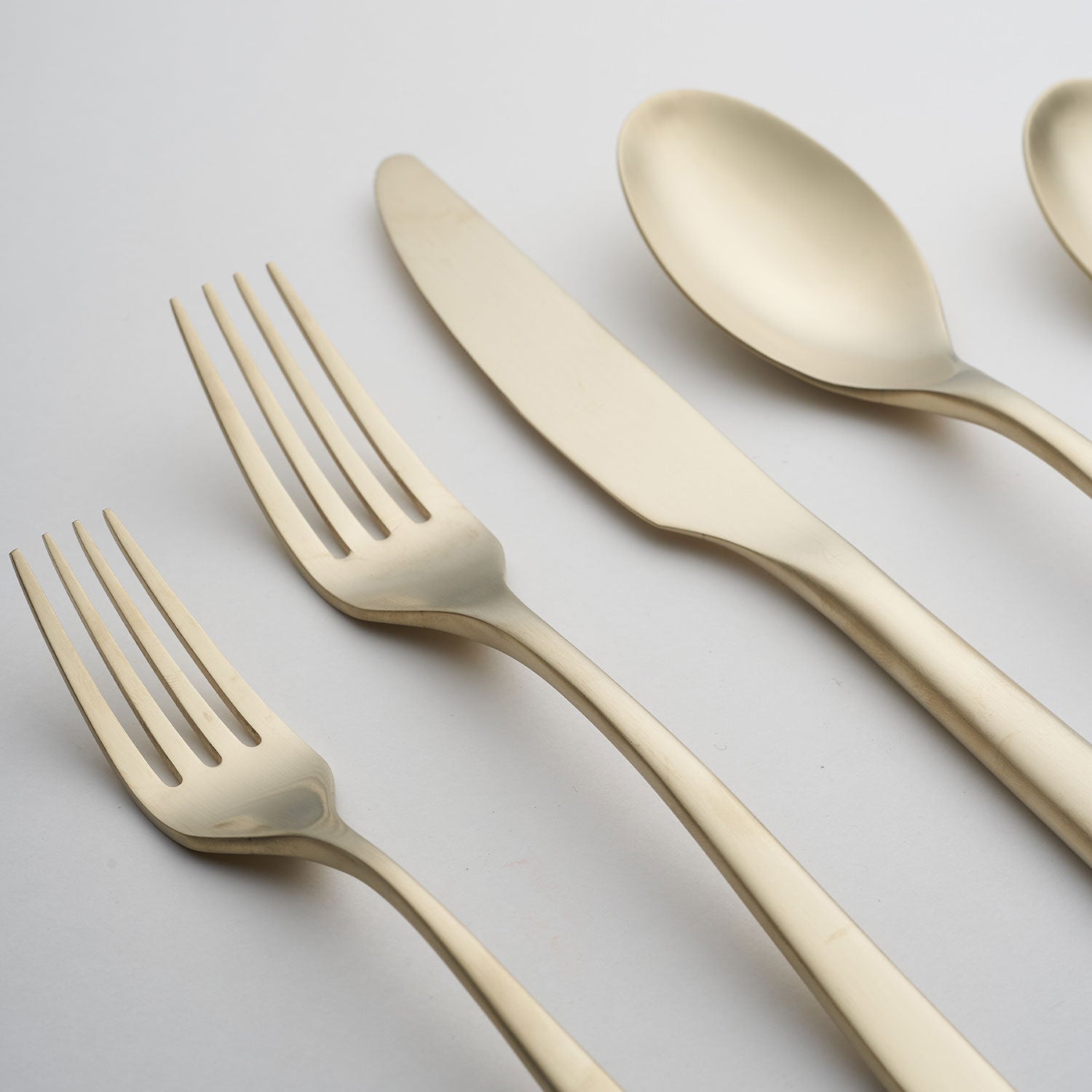 Lenox Fine Lenox Fine Averie Champagne Satin 20-Piece Flatware Set - Image 4