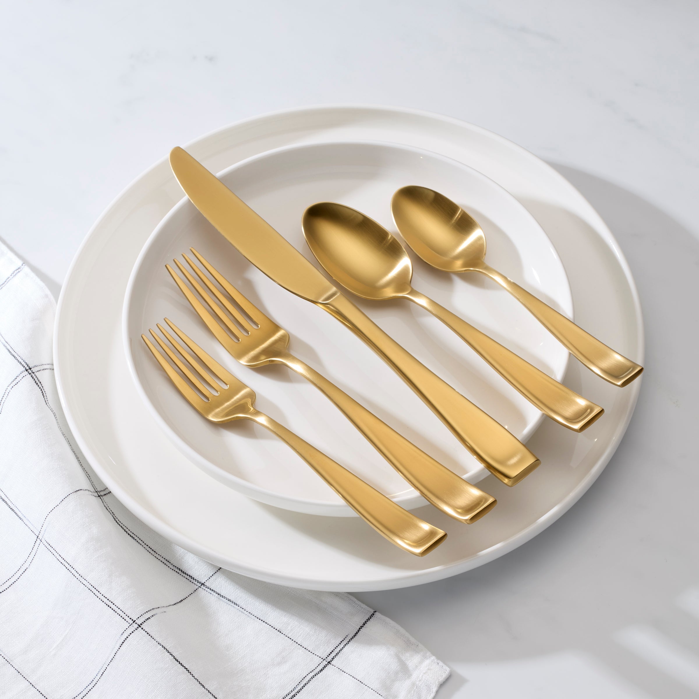 Lenox Fine Lenox Fine Moda Gold Satin 20-Piece Flatware Set - Image 4