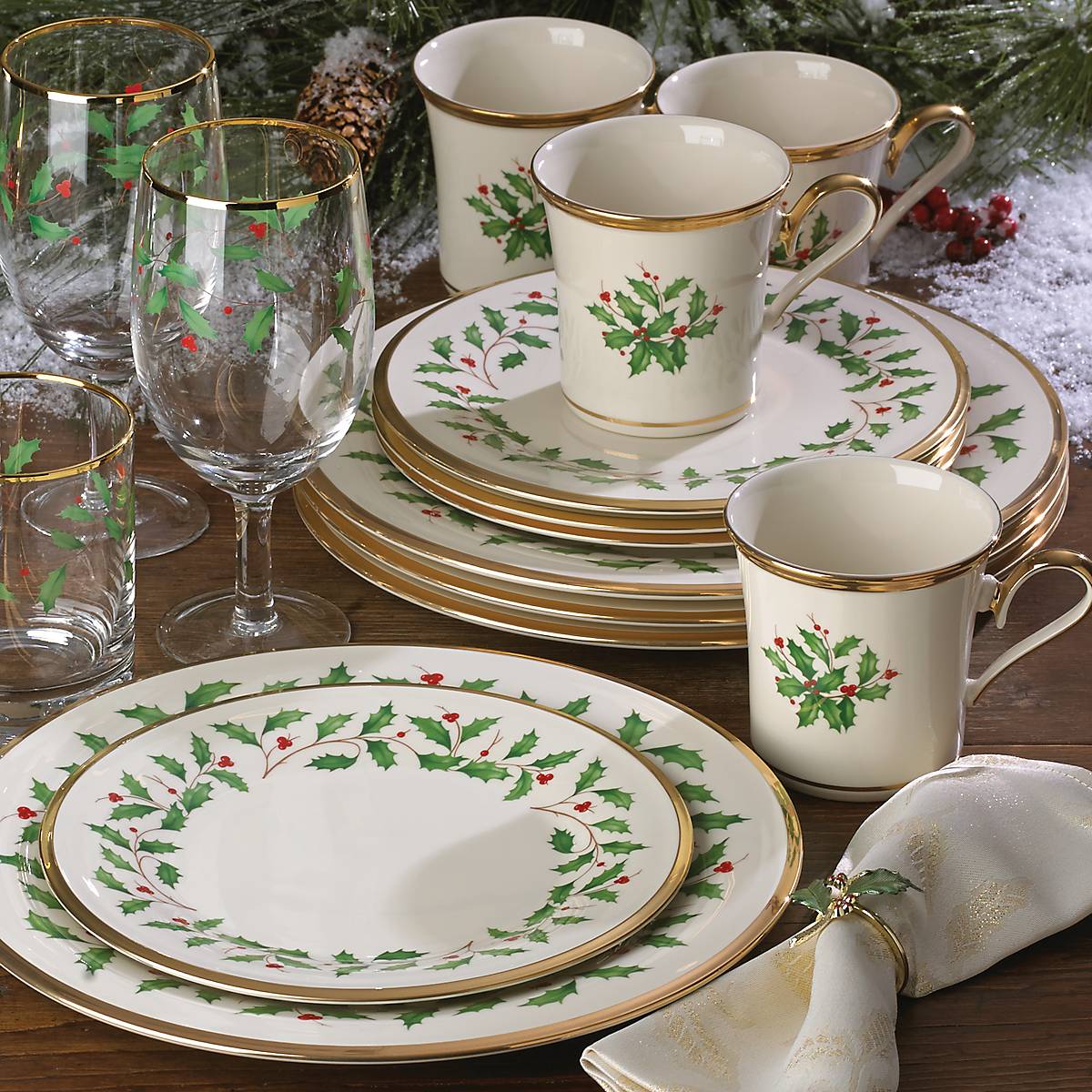 Lenox Fine Lenox Fine Holiday 12-Piece Plate & Mug Dinnerware Set - Image 7