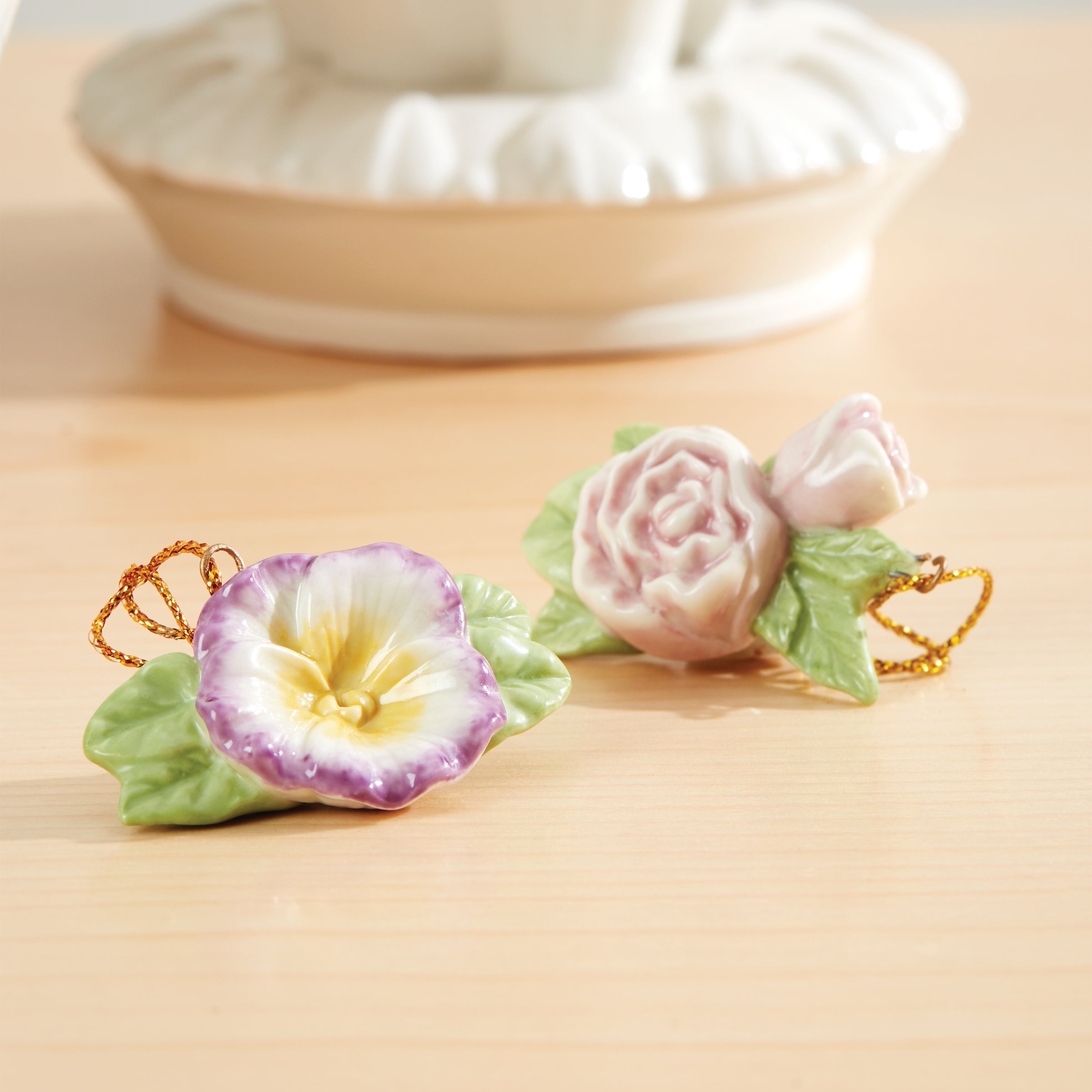 Lenox Fine Lenox Fine Celebrate Flowers 10-Piece Mini Ornament Set - Image 8