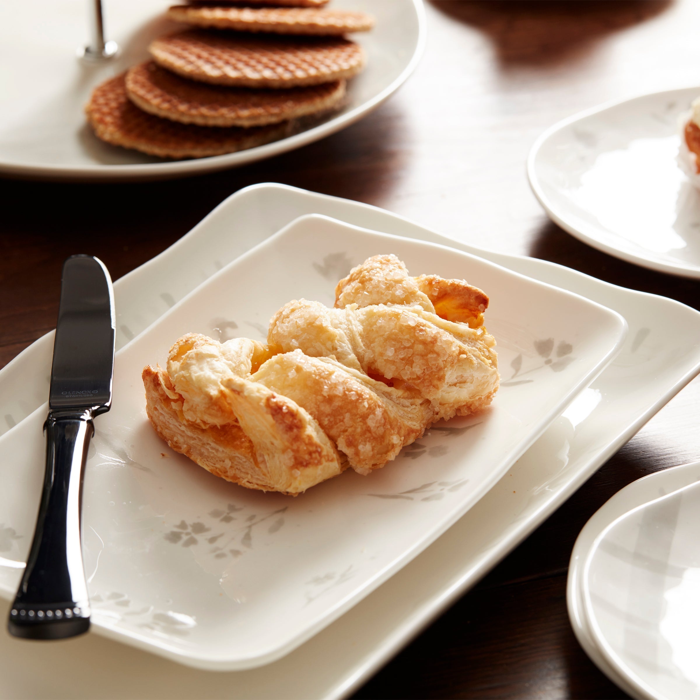 Lenox Fine Lenox Fine Oyster Bay 2-Piece Nesting Serving Platters - Image 3