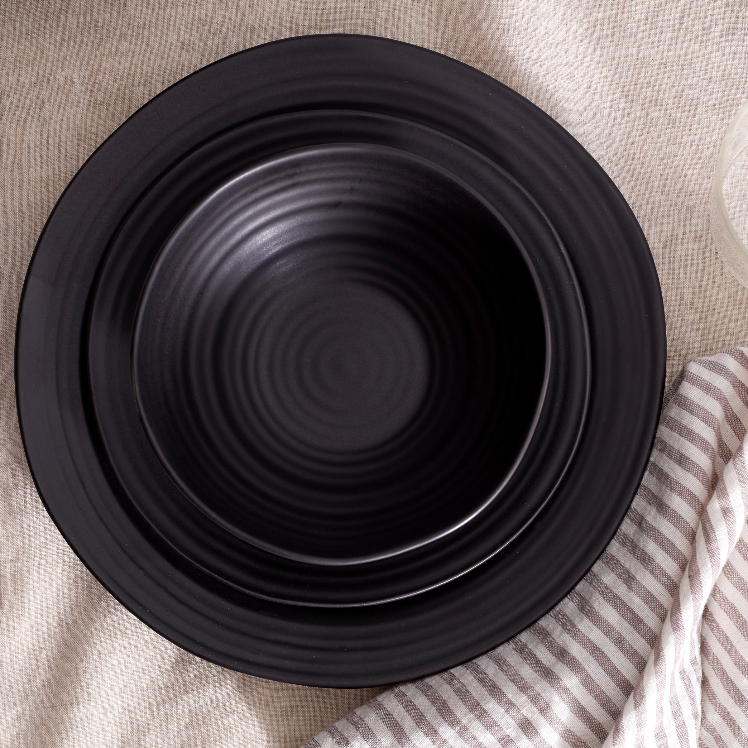Lenox Fine Lenox Fine Ridge Black 12-Piece Dinnerware Set - Image 4